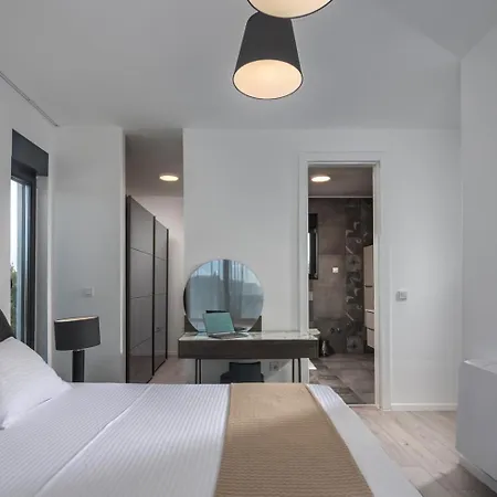 New! Luxury Lunara - 50 M2 Pool, In Istria Βίλα