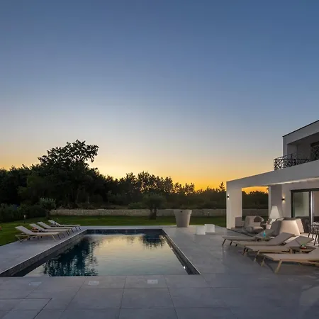 Βίλα New! Luxury Lunara - 50 M2 Pool, In Istria Butkovići